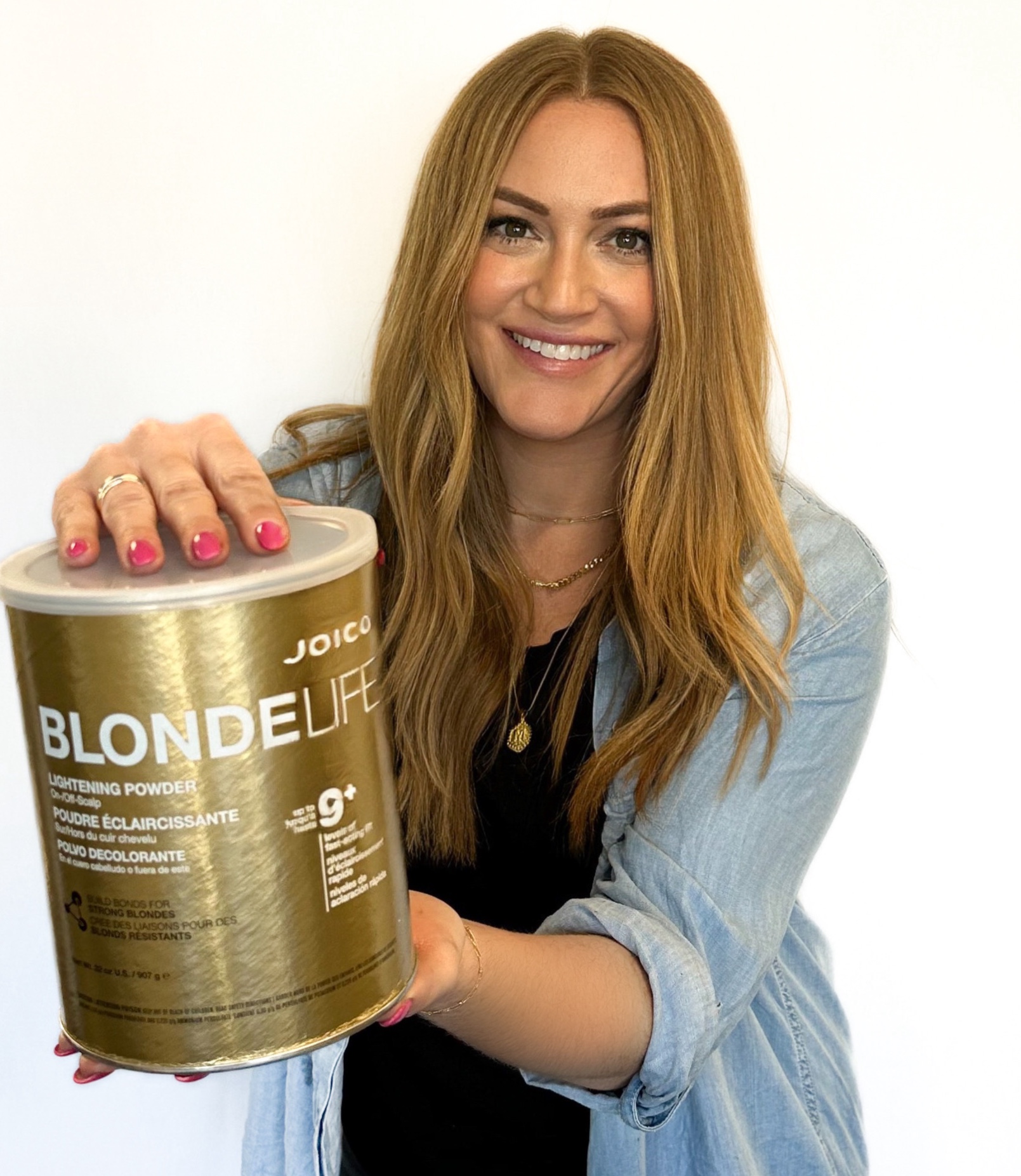 melissa holding lightening powder